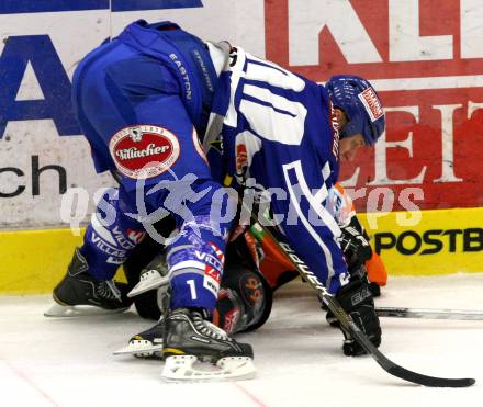 EBEL. Eishockey Bundesliga. EC Rekord Fenster VSV gegen Moser Medical Graz 99ers. CRAIG Michael (VSV), LEMBACHER Robert (Graz). Villach, am 25.11.2011.
Foto: Kuess 


---
pressefotos, pressefotografie, kuess, qs, qspictures, sport, bild, bilder, bilddatenbank