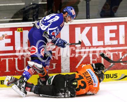 EBEL. Eishockey Bundesliga. EC Rekord Fenster VSV gegen Moser Medical Graz 99ers. WANVIG Kyle (VSV), BLATNY Zdenek (Graz). Villach, am 25.11.2011.
Foto: Kuess 


---
pressefotos, pressefotografie, kuess, qs, qspictures, sport, bild, bilder, bilddatenbank