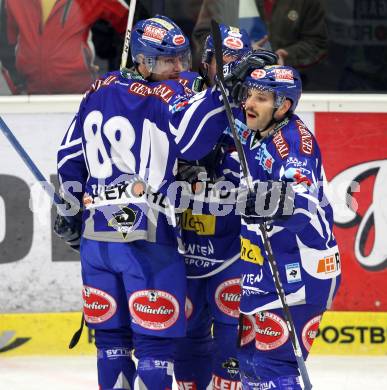 EBEL. Eishockey Bundesliga. EC Rekord Fenster VSV gegen HK Jesenice.  Torjubel Shayne Toporowski, Tomaz Razingar, Derek Damon (VSV). Villach, am 27.11.2011.
Foto: Kuess 


---
pressefotos, pressefotografie, kuess, qs, qspictures, sport, bild, bilder, bilddatenbank