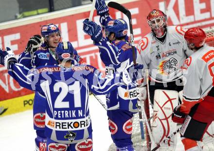 EBEL. Eishockey Bundesliga. EC Rekord Fenster VSV gegen HK Jesenice.  Torjubel VSV. Villach, am 27.11.2011.
Foto: Kuess 


---
pressefotos, pressefotografie, kuess, qs, qspictures, sport, bild, bilder, bilddatenbank