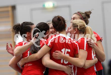 Volleyball Europacup. CEV Challenge Cup. ATSC Wildcats gege Irmato VC Wert. Jubel (Wildcats). Klagenfurt, am 29.11.2011.
Foto: Kuess
---
pressefotos, pressefotografie, kuess, qs, qspictures, sport, bild, bilder, bilddatenbank