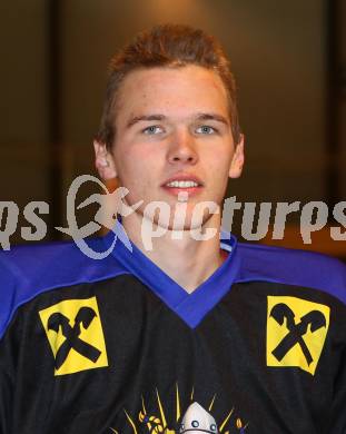 Eishockey.  Unterliga Mitte. Highlander Pitchers. Manuel Fischer. Villach, 27.11.2011.
Foto: Kuess
---
pressefotos, pressefotografie, kuess, qs, qspictures, sport, bild, bilder, bilddatenbank