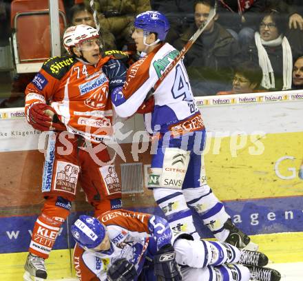EBEL. Eishockey Bundesliga. KAC gegen KHL Medvescak Zagreb. Dieter Kalt, (KAC), David Brine (Zagreb). Klagenfurt, am 2.12.2011.
Foto: Kuess

---
pressefotos, pressefotografie, kuess, qs, qspictures, sport, bild, bilder, bilddatenbank