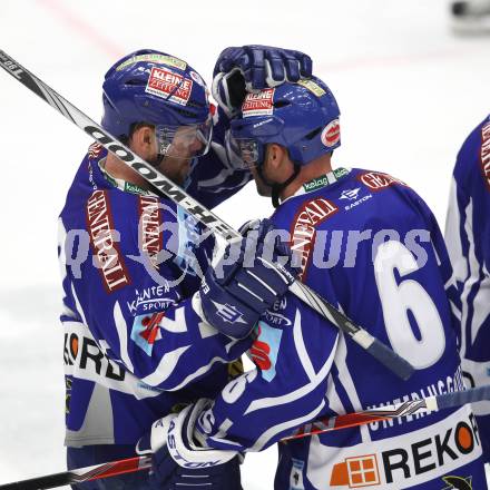 EBEL. Eishockey Bundesliga. VSV gegen HDD TILIA Olimpija Ljubljana. Torjubel Kevin Mitchell, Gerhard Unterluggauer (VSV), (Laibach). Klagenfurt, am 4.12.2011.
Foto: Kuess

---
pressefotos, pressefotografie, kuess, qs, qspictures, sport, bild, bilder, bilddatenbank