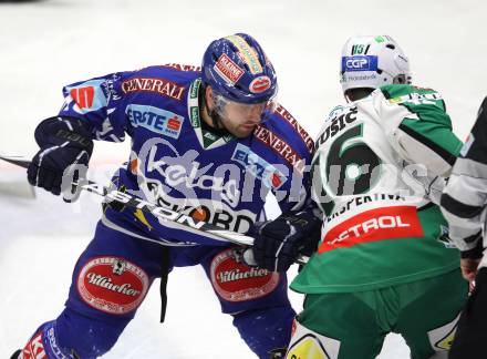 EBEL. Eishockey Bundesliga. VSV gegen HDD TILIA Olimpija Ljubljana. Derek Damon (VSV), Ales Music (Laibach). Klagenfurt, am 4.12.2011.
Foto: Kuess

---
pressefotos, pressefotografie, kuess, qs, qspictures, sport, bild, bilder, bilddatenbank