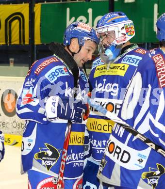 EBEL. Eishockey Bundesliga. VSV gegen HDD TILIA Olimpija Ljubljana. Gerhard Unterluggauer, Bernhard Starkbaum (VSV), (Laibach). Klagenfurt, am 4.12.2011.
Foto: Kuess

---
pressefotos, pressefotografie, kuess, qs, qspictures, sport, bild, bilder, bilddatenbank