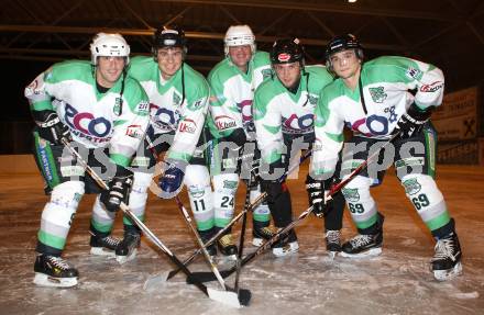 Eishockey Kaerntner Liga Mitte. DSG Ledenitzen. Vater und Sohn. Bruno und Sandro Rabitsch. Velden, am 1.12.2011.
Foto: Kuess
---
pressefotos, pressefotografie, kuess, qs, qspictures, sport, bild, bilder, bilddatenbank