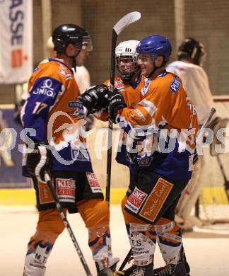 Eishockey Kaerntner Liga Mitte. EC Gummern. Torjubel. Steindorf, am 3.12.2011.
Foto: Kuess
---
pressefotos, pressefotografie, kuess, qs, qspictures, sport, bild, bilder, bilddatenbank