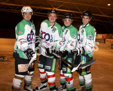 Eishockey Kaerntner Liga Mitte. DSG Ledenitzen. Thomas Schellander, Spielertrainer Simon Kazianka Velden, am 1.12.2011.
Foto: Kuess
---
pressefotos, pressefotografie, kuess, qs, qspictures, sport, bild, bilder, bilddatenbank