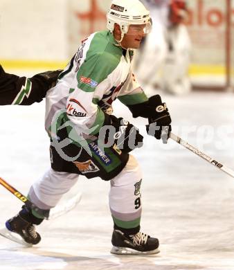 Eishockey Kaerntner Liga Mitte. DSG Ledenitzen. Mario Wulz. Velden, am 1.12.2011.
Foto: Kuess
---
pressefotos, pressefotografie, kuess, qs, qspictures, sport, bild, bilder, bilddatenbank