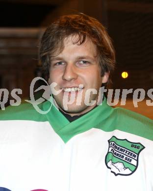 Eishockey Kaerntner Liga Mitte. DSG Ledenitzen. Stefan Bacher. Velden, am 1.12.2011.
Foto: Kuess
---
pressefotos, pressefotografie, kuess, qs, qspictures, sport, bild, bilder, bilddatenbank