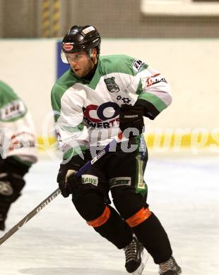 Eishockey Kaerntner Liga Mitte. DSG Ledenitzen. FRADLER Roman. Velden, am 1.12.2011.
Foto: Kuess
---
pressefotos, pressefotografie, kuess, qs, qspictures, sport, bild, bilder, bilddatenbank