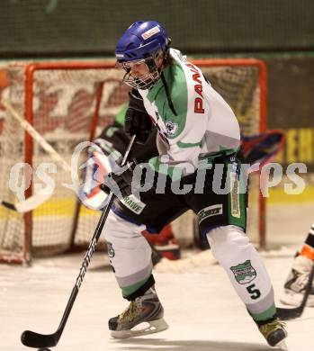 Eishockey Kaerntner Liga Mitte. DSG Ledenitzen. Markus Mueller. Velden, am 1.12.2011.
Foto: Kuess
---
pressefotos, pressefotografie, kuess, qs, qspictures, sport, bild, bilder, bilddatenbank