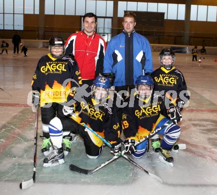 Eishockey. Nachwuchsmeisterschaft. EC Spittal U11,U13. Lenar Gelfanov, Thomas Mueller, Kevin Simonis, Marco Brandstaetter, Felipe Liesinger, Roland Ponechal. Spittal, am 2.12 2011.
Foto: Kuess    
---
pressefotos, pressefotografie, kuess, qs, qspictures, sport, bild, bilder, bilddatenbank