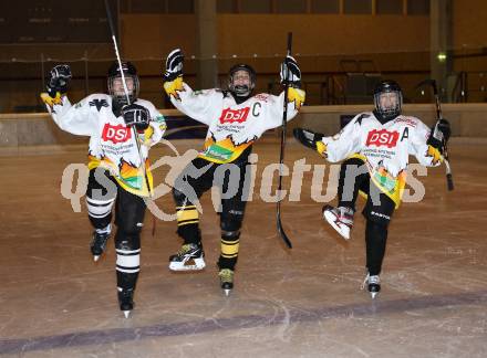 Eishockey. Nachwuchsmeisterschaft. EC Spittal U15. Daniel Walker, Luca Komar, Christoph Trippolt. Spittal, am 2.12 2011.
Foto: Kuess   
---
pressefotos, pressefotografie, kuess, qs, qspictures, sport, bild, bilder, bilddatenbank