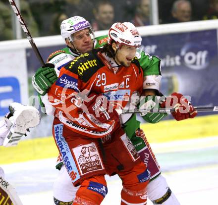 EBEL. Eishockey Bundesliga. KAC gegen HDD TILIA Olimpija Ljubljana. BRANDNER Christoph (KAC), GROZNIK Bostjan (Laibach). Klagenfurt, am 6.12.2011.
Foto: Kuess

---
pressefotos, pressefotografie, kuess, qs, qspictures, sport, bild, bilder, bilddatenbank