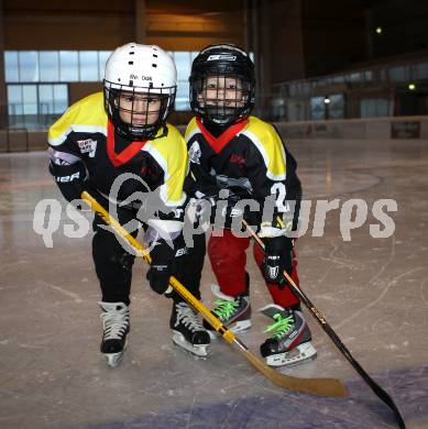 Eishockey. Nachwuchsmeisterschaft. EC Spittal U9. Mika Tscharre, Kevin Ponechal. Spittal, am 2.12 2011.
Foto: Kuess    
---
pressefotos, pressefotografie, kuess, qs, qspictures, sport, bild, bilder, bilddatenbank