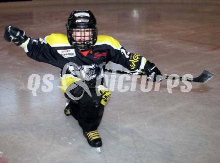 Eishockey. Nachwuchsmeisterschaft. EC Spittal U9. Joshua Ogertschnig,. Spittal, am 2.12 2011.
Foto: Kuess    
---
pressefotos, pressefotografie, kuess, qs, qspictures, sport, bild, bilder, bilddatenbank