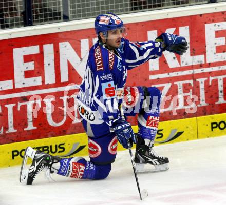EBEL. Eishockey Bundesliga. EC Rekord Fenster VSV gegen KAC. WANVIG Kyle (VSV). Villach, am 9.12.2011.
Foto: Kuess 


---
pressefotos, pressefotografie, kuess, qs, qspictures, sport, bild, bilder, bilddatenbank