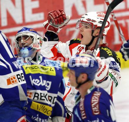 EBEL. Eishockey Bundesliga. EC Rekord Fenster VSV gegen KAC. Torjubel Stephan Geier  (KAC). Villach, am 9.12.2011.
Foto: Kuess 


---
pressefotos, pressefotografie, kuess, qs, qspictures, sport, bild, bilder, bilddatenbank