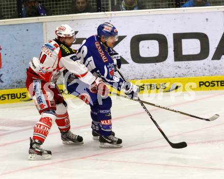 EBEL. Eishockey Bundesliga. EC Rekord Fenster VSV gegen KAC. TOPOROWSKI Shayne (VSV), REICHEL Johannes (KAC). Villach, am 9.12.2011.
Foto: Kuess 


---
pressefotos, pressefotografie, kuess, qs, qspictures, sport, bild, bilder, bilddatenbank