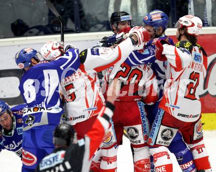 EBEL. Eishockey Bundesliga. EC Rekord Fenster VSV gegen KAC.  Schlaegerei, Rauferei. Villach, am 9.12.2011.
Foto: Kuess 


---
pressefotos, pressefotografie, kuess, qs, qspictures, sport, bild, bilder, bilddatenbank