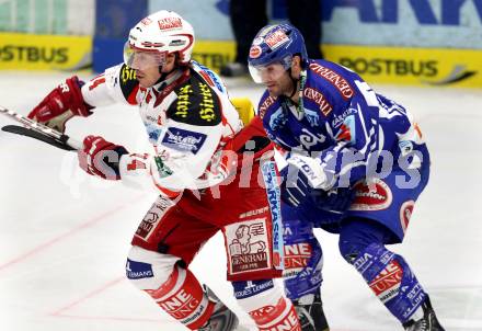 EBEL. Eishockey Bundesliga. EC Rekord Fenster VSV gegen KAC. Nicolas Petrik, (VSV), Dieter Kalt  (KAC). Villach, am 9.12.2011.
Foto: Kuess 


---
pressefotos, pressefotografie, kuess, qs, qspictures, sport, bild, bilder, bilddatenbank
