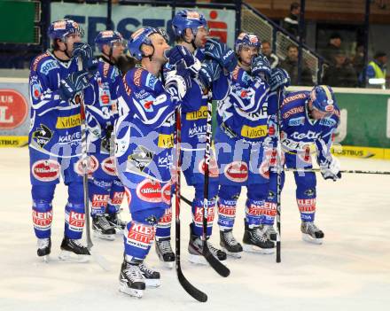 EBEL. Eishockey Bundesliga. EC Rekord Fenster VSV gegen KAC. enttaeuschte Spieler (VSV).. Villach, am 9.12.2011.
Foto: Kuess 


---
pressefotos, pressefotografie, kuess, qs, qspictures, sport, bild, bilder, bilddatenbank