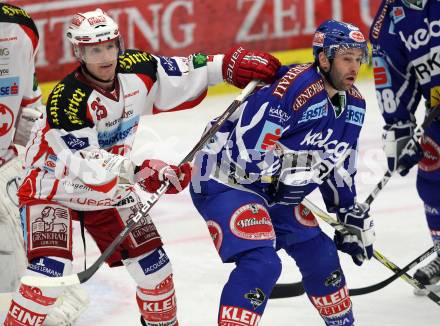 EBEL. Eishockey Bundesliga. EC Rekord Fenster VSV gegen KAC. Tomaz Razingar,  (VSV), Kirk Furey (KAC). Villach, am 9.12.2011.
Foto: Kuess 


---
pressefotos, pressefotografie, kuess, qs, qspictures, sport, bild, bilder, bilddatenbank