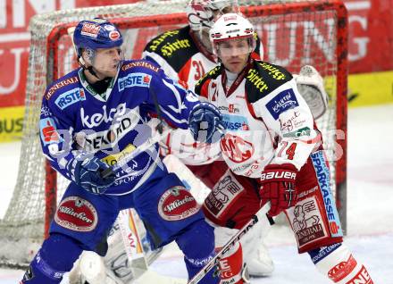 EBEL. Eishockey Bundesliga. EC Rekord Fenster VSV gegen KAC. Roland Kaspitz, (VSV), Dieter Kalt  (KAC). Villach, am 9.12.2011.
Foto: Kuess 


---
pressefotos, pressefotografie, kuess, qs, qspictures, sport, bild, bilder, bilddatenbank