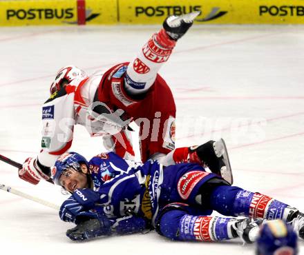 EBEL. Eishockey Bundesliga. EC Rekord Fenster VSV gegen KAC. Kyle Wanvig, (VSV),  Stephan Geier (KAC). Villach, am 9.12.2011.
Foto: Kuess 


---
pressefotos, pressefotografie, kuess, qs, qspictures, sport, bild, bilder, bilddatenbank