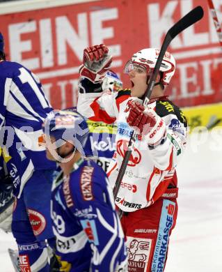 EBEL. Eishockey Bundesliga. EC Rekord Fenster VSV gegen KAC. Torjubel Stephan Geier  (KAC). Villach, am 9.12.2011.
Foto: Kuess 


---
pressefotos, pressefotografie, kuess, qs, qspictures, sport, bild, bilder, bilddatenbank