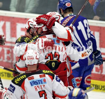 EBEL. Eishockey Bundesliga. EC Rekord Fenster VSV gegen KAC. Torjubel KAC. Villach, am 9.12.2011.
Foto: Kuess 


---
pressefotos, pressefotografie, kuess, qs, qspictures, sport, bild, bilder, bilddatenbank