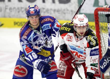 EBEL. Eishockey Bundesliga. EC Rekord Fenster VSV gegen KAC. Stefan Bacher, (VSV),  Christoph Brandner (KAC). Villach, am 9.12.2011.
Foto: Kuess 


---
pressefotos, pressefotografie, kuess, qs, qspictures, sport, bild, bilder, bilddatenbank