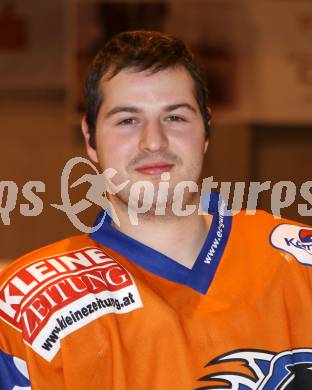 Eishockey Kaerntner Liga Mitte. EC Gummern. Karim Saidi. Steindorf, am 3.12.2011.
Foto: Kuess
---
pressefotos, pressefotografie, kuess, qs, qspictures, sport, bild, bilder, bilddatenbank