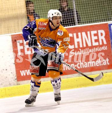 Eishockey Kaerntner Liga Mitte. EC Gummern.  Christoph Pliessnig. Steindorf, am 3.12.2011.
Foto: Kuess
---
pressefotos, pressefotografie, kuess, qs, qspictures, sport, bild, bilder, bilddatenbank