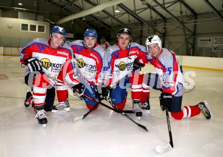 Eishockey. CHL. Carinthian Hockey League. EC Feld am See. Frei Christopher, Alessandro Ranftl, Lukas Hoernler, Michael Palle. Feld am See, 9.12.2011.
Foto: Kuess
---
pressefotos, pressefotografie, kuess, qs, qspictures, sport, bild, bilder, bilddatenbank