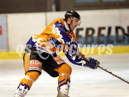 Eishockey Kaerntner Liga Mitte. EC Gummern.  Christian Pichler. Steindorf, am 3.12.2011.
Foto: Kuess
---
pressefotos, pressefotografie, kuess, qs, qspictures, sport, bild, bilder, bilddatenbank