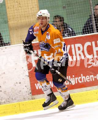 Eishockey Kaerntner Liga Mitte. EC Gummern.  Manuel Moser. Steindorf, am 3.12.2011.
Foto: Kuess
---
pressefotos, pressefotografie, kuess, qs, qspictures, sport, bild, bilder, bilddatenbank