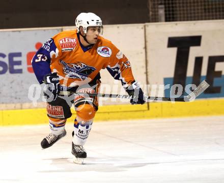 Eishockey Kaerntner Liga Mitte. EC Gummern. Christoph Pliessnig. Steindorf, am 3.12.2011.
Foto: Kuess
---
pressefotos, pressefotografie, kuess, qs, qspictures, sport, bild, bilder, bilddatenbank