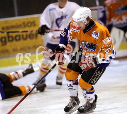 Eishockey Kaerntner Liga Mitte. EC Gummern. Kogler Patrick. Steindorf, am 3.12.2011.
Foto: Kuess
---
pressefotos, pressefotografie, kuess, qs, qspictures, sport, bild, bilder, bilddatenbank