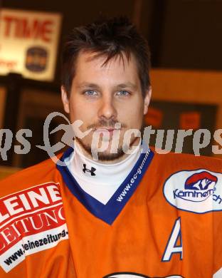 Eishockey Kaerntner Liga Mitte. EC Gummern. Stefan Jaeger. Steindorf, am 3.12.2011.
Foto: Kuess
---
pressefotos, pressefotografie, kuess, qs, qspictures, sport, bild, bilder, bilddatenbank