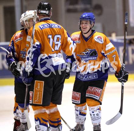 Eishockey Kaerntner Liga Mitte. EC Gummern. Torjubel Gummern. Steindorf, am 3.12.2011.
Foto: Kuess
---
pressefotos, pressefotografie, kuess, qs, qspictures, sport, bild, bilder, bilddatenbank