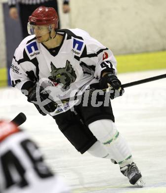 Eishockey CHL. Carinthian Hokey League. Tarco Woelfe gegen UECR Huben. Harald Ofner (Tarco). Klagenfurt, am 9.12.2011.
Foto: Kuess
---
pressefotos, pressefotografie, kuess, qs, qspictures, sport, bild, bilder, bilddatenbank