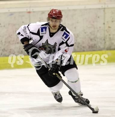 Eishockey CHL. Carinthian Hokey League. Tarco Woelfe gegen UECR Huben. Harald Ofner (Tarco). Klagenfurt, am 9.12.2011.
Foto: Kuess
---
pressefotos, pressefotografie, kuess, qs, qspictures, sport, bild, bilder, bilddatenbank