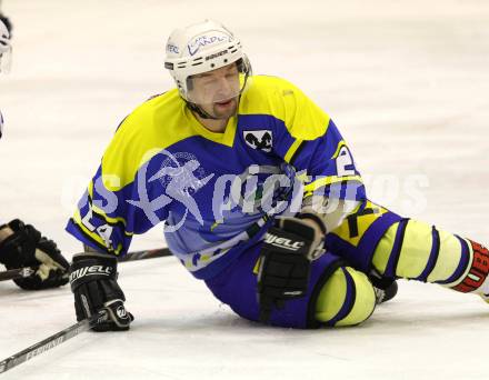 Eishockey CHL. Carinthian Hokey League. Tarco Woelfe gegen UECR Huben. Christian Volkan (Huben). Klagenfurt, am 9.12.2011.
Foto: Kuess
---
pressefotos, pressefotografie, kuess, qs, qspictures, sport, bild, bilder, bilddatenbank