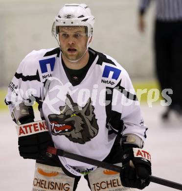 Eishockey CHL. Carinthian Hokey League. Tarco Woelfe gegen UECR Huben. Peter Mateicka (Tarco). Klagenfurt, am 9.12.2011.
Foto: Kuess
---
pressefotos, pressefotografie, kuess, qs, qspictures, sport, bild, bilder, bilddatenbank