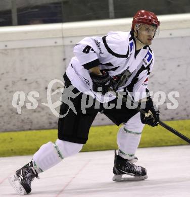 Eishockey CHL. Carinthian Hokey League. Tarco Woelfe gegen UECR Huben. Harald Ofner (Tarco). Klagenfurt, am 9.12.2011.
Foto: Kuess
---
pressefotos, pressefotografie, kuess, qs, qspictures, sport, bild, bilder, bilddatenbank