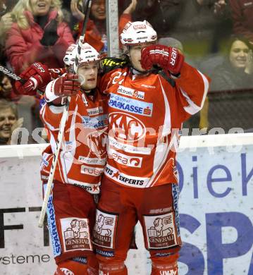 EBEL. Eishockey Bundesliga. KAC gegen Moser Medical Graz 99ers. Torjubel Markus Pirmann, Thomas Hundertpfund (KAC). Klagenfurt, am 11.12.2011.
Foto: Kuess

---
pressefotos, pressefotografie, kuess, qs, qspictures, sport, bild, bilder, bilddatenbank