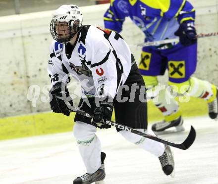 Eishockey CHL. Carinthian Hokey League. Tarco Woelfe gegen UECR Huben. Florian Innerkofler (Tarco). Klagenfurt, am 9.12.2011.
Foto: Kuess
---
pressefotos, pressefotografie, kuess, qs, qspictures, sport, bild, bilder, bilddatenbank